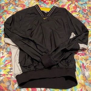 thrifted vintage nike windbreaker with pockets!!
